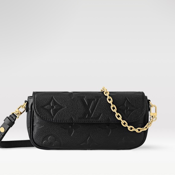 Louis Vuitton Black Leather Shoulder Bag - Picture 1 of 3